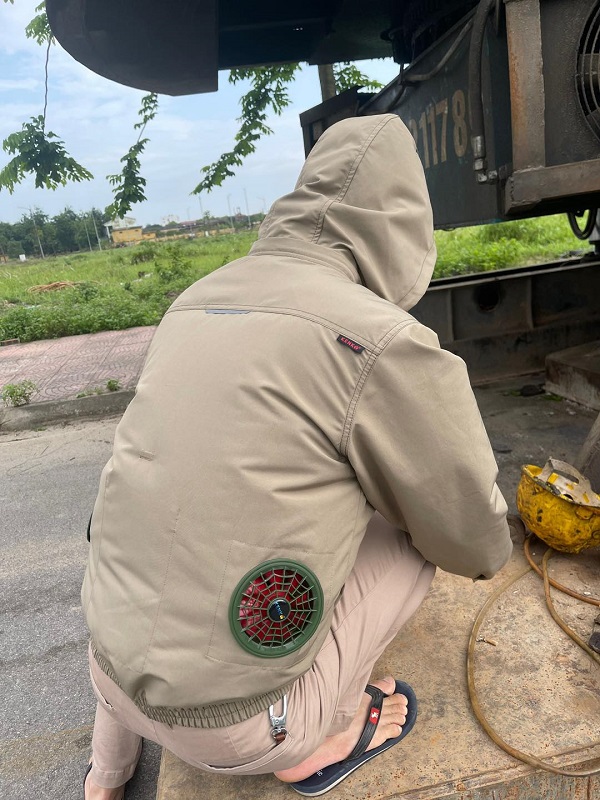 Công dụng của áo điều hòa với người làm việc ngoài trời nắng