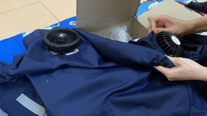 Lắp đặt quạt vào áo điều hòa JW