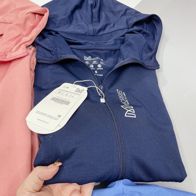 Áo chống nắng Morris 1 lớp được may từ 1 lớp vải thun lạnh AirCool Nhật Bản.