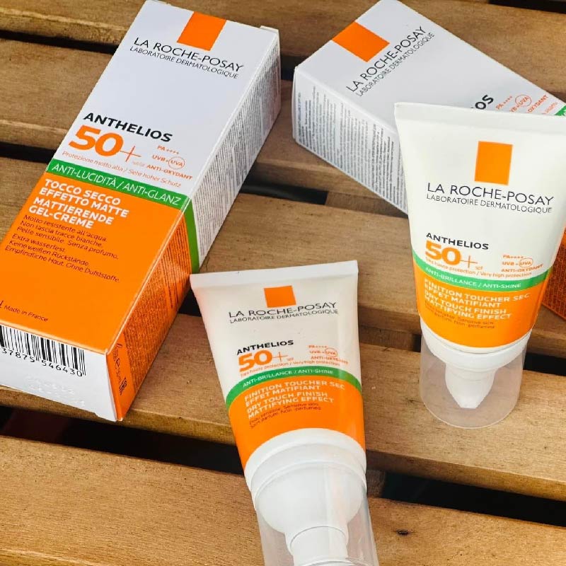 Bạn nên sử dụng kem chống nắng thường xuyên trước khi ra ngoài