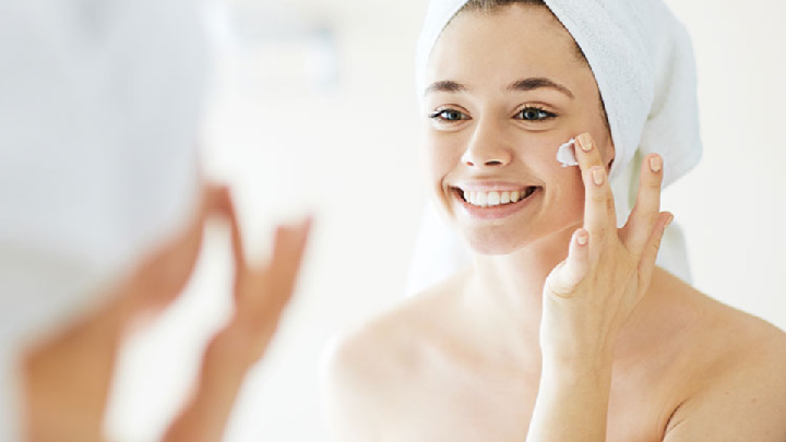 Kem chống nắng thoa bao lâu thì rửa mặt Kem chống nắng thoa bao lâu thì rửa mặt