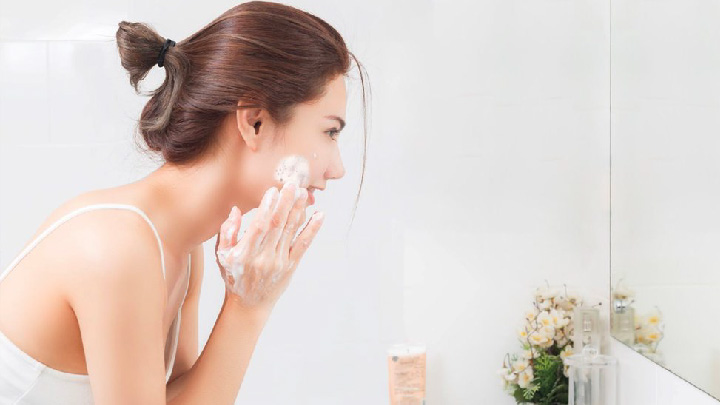 Cách rửa mặt đúng Cách rửa mặt đúng